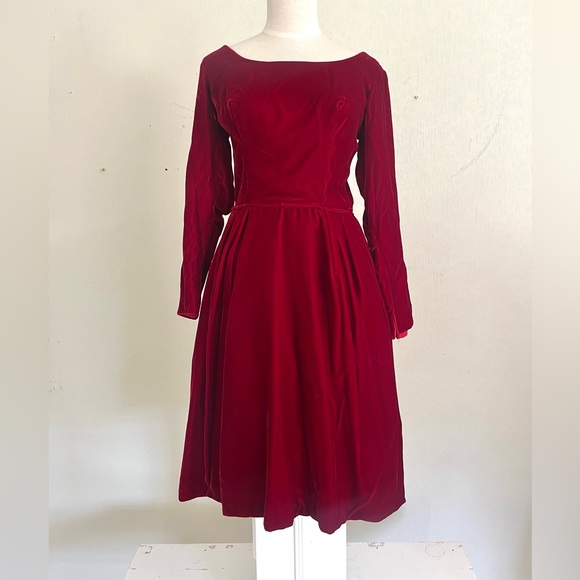 Vintage Cranberry Red Velvet Long Sleeve Cocktail Dress // US women’s XS - Picture 1 of 9